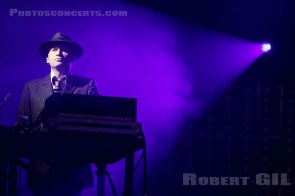 GOTAN PROJECT - 2011-05-10 - PARIS - Place de la Bastille - 